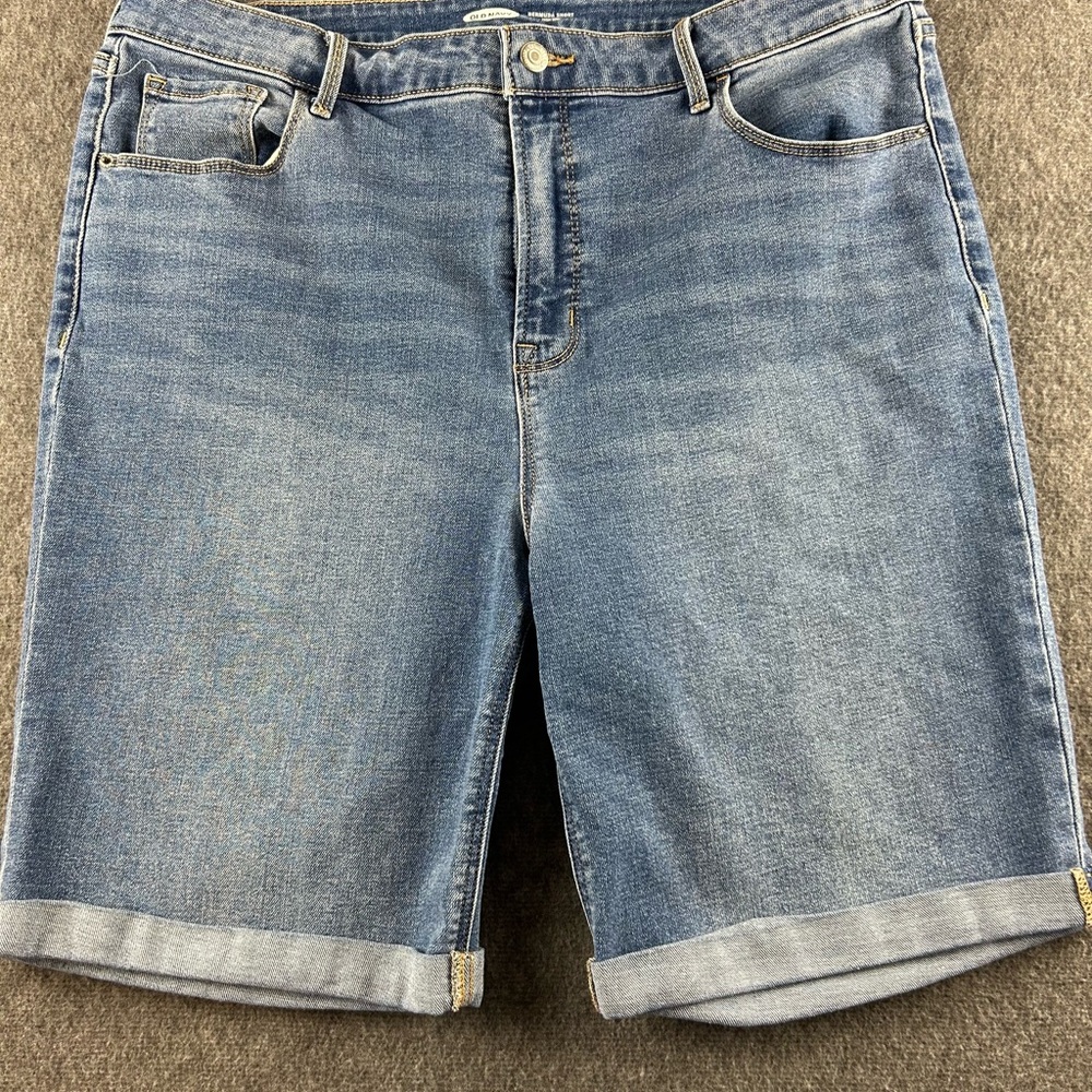 Old Navy High Rise Bermuda Shorts Women’s Size 16